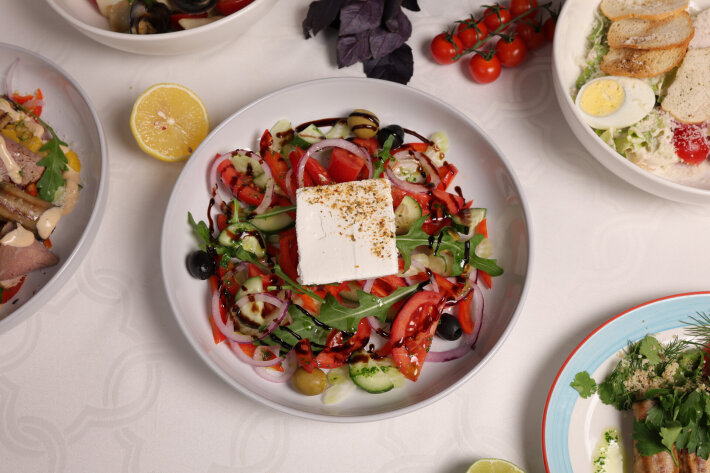 Афинский с брынзой