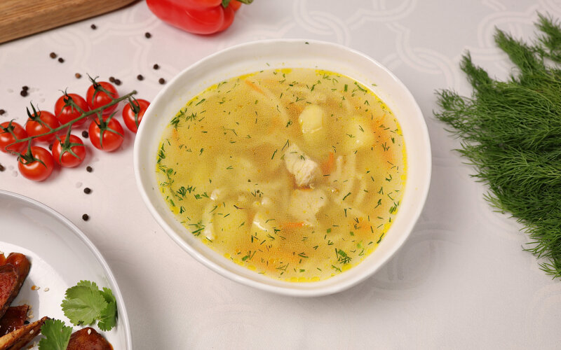 Куриный суп с лапшой