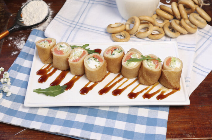 Блины с семгой и терияки