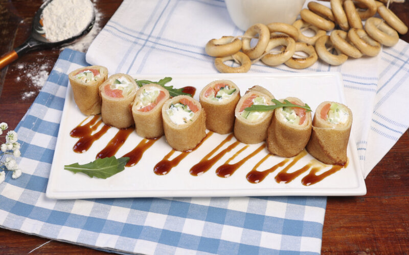 Блины с семгой и терияки