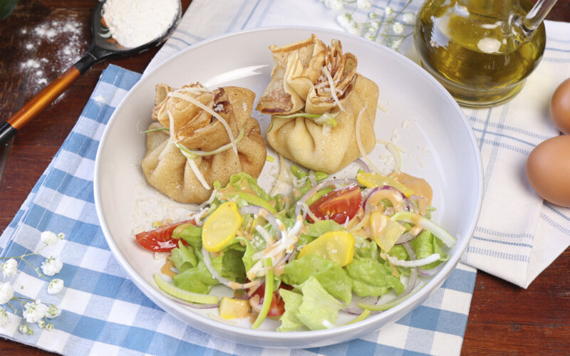 Блины с копченой куриной грудкой