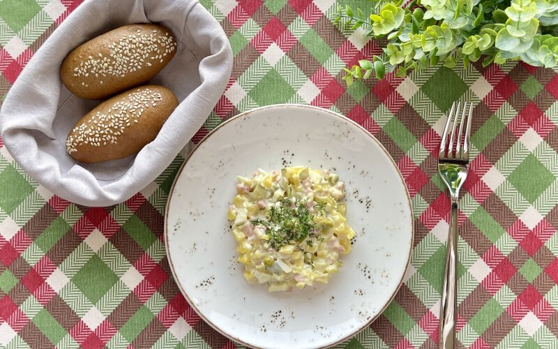 Оливье с ветчиной