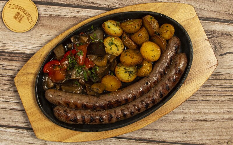 Колбаски "Франкфуртские" с овощами и картофелем