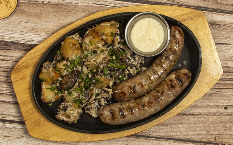 Колбаски "Мюнхенские" с картофелем и грибами