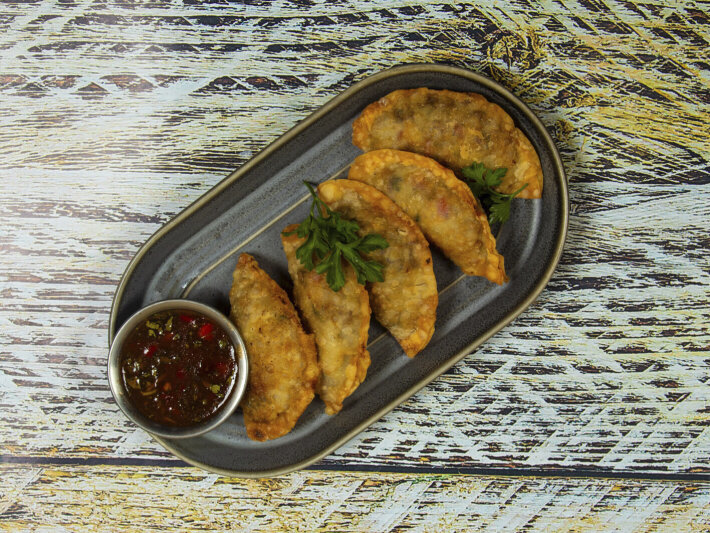 Мини-чебуреки с говядиной и брынзой