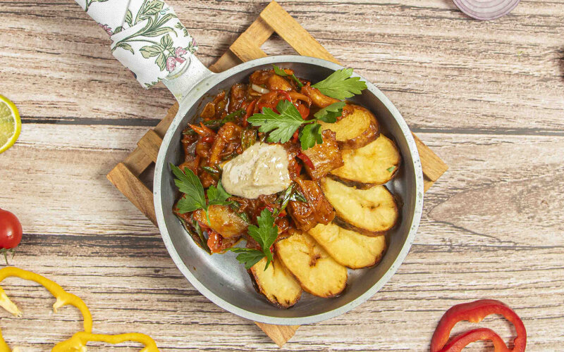 Пикантный говяжий рубец с овощами