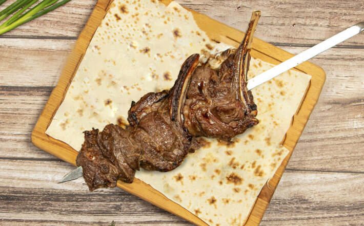 Корейка баранины на мангале